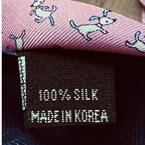 Como House Vintage Pink NeckTie with Dogs 100% Silk Made in Korea - Picture 6 of 7